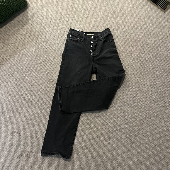 Levi's Black Wash High-Rise Ankle Jeans - Picture 9 of 11